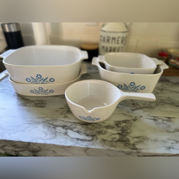 Corningware dishes - Picture 1 of 4